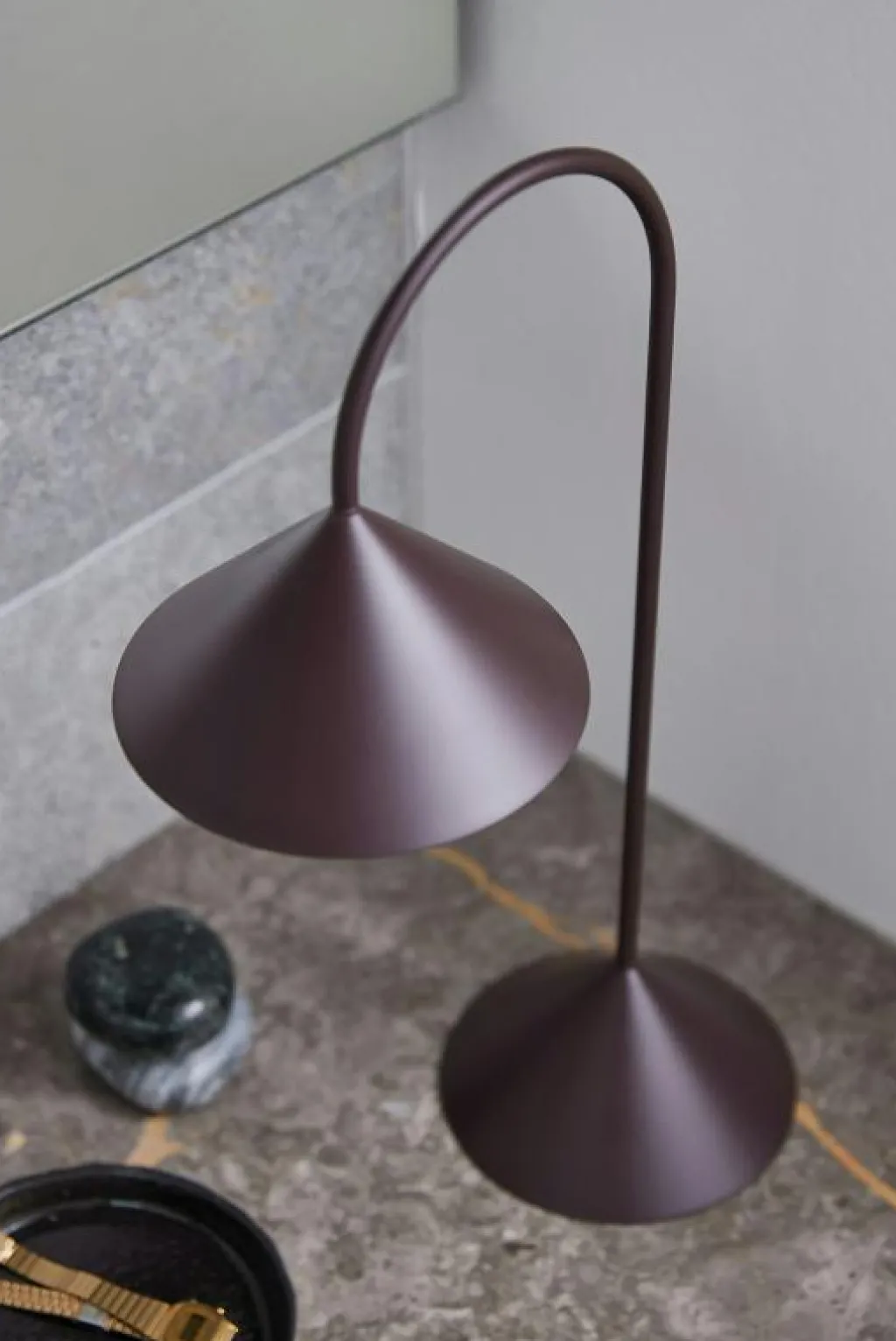 Frandsen Portabla Lampor|Portabla Lampor-Grasp Bordslampa Portabel 47 cm, Matt Beetroot