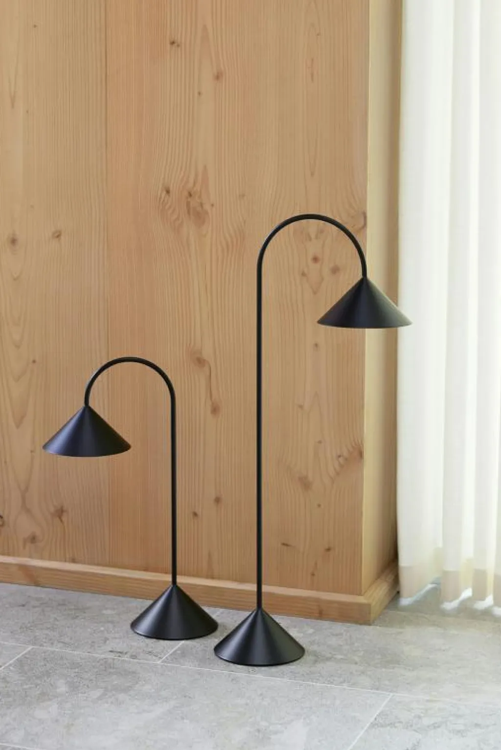 Frandsen Portabla Lampor|Portabla Lampor-Grasp Bordslampa Portabel 47 cm, Matt Beetroot
