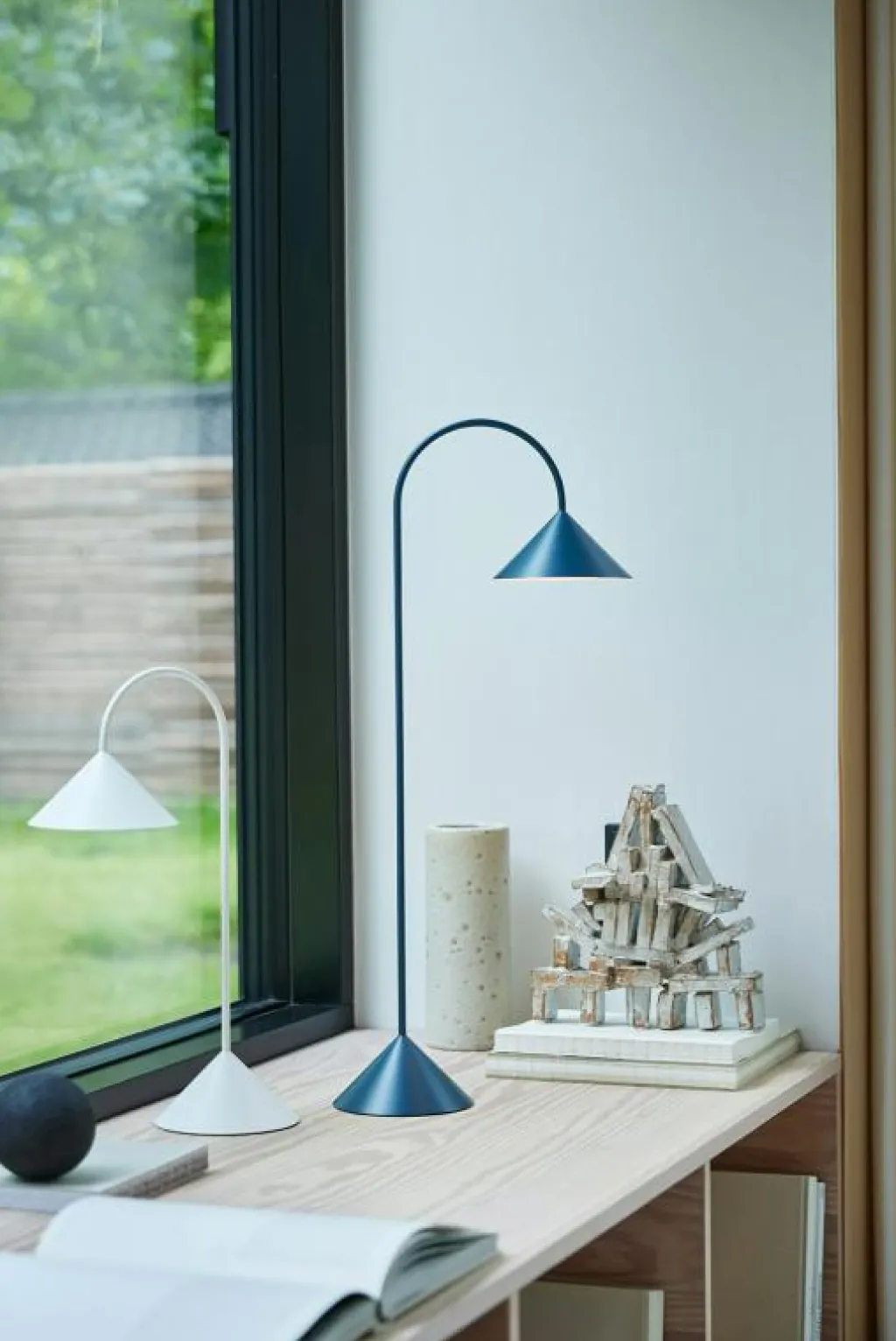 Frandsen Portabla Lampor|Portabla Lampor-Grasp Bordslampa Portabel 47 cm, Matt Beetroot