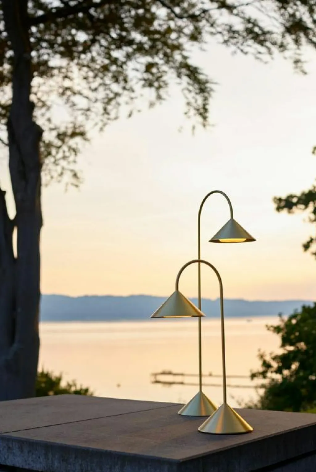 Frandsen Portabla Lampor|Portabla Lampor-Grasp Bordslampa Portabel 47 cm, Matt Beetroot