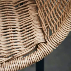 Hapur Karmstol, Svart