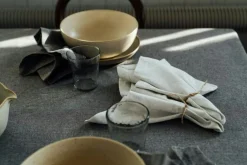 Hedvig Bordsduk Behandlad 140x240 cm Chambray, Mörkgrå / Grå