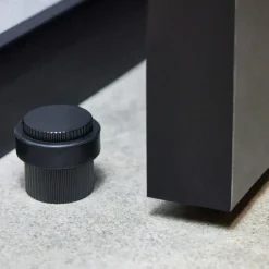 Beslag Design Knoppar & Dörrhandtag-Helix Stripe Dörrstopp, Antique bronze