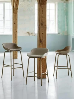 Normann Copenhagen Barstolar & Barpallar-Hyg Barstol 65 cm, Klädd Framsida, Sand