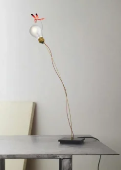 Ingo Maurer Bordslampor-I Ricchi Poveri Bzzzz Bordslampa, Röd