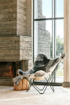 Cuero Fåtöljer-Iceland Mariposa Butterfly Chair, Shorn Grey/Black