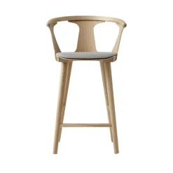 In Between Barstol Sk8, Svartlackad Ek / Fiord 191