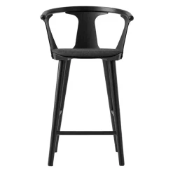 In Between Barstol Sk8, Svartlackad Ek / Fiord 191