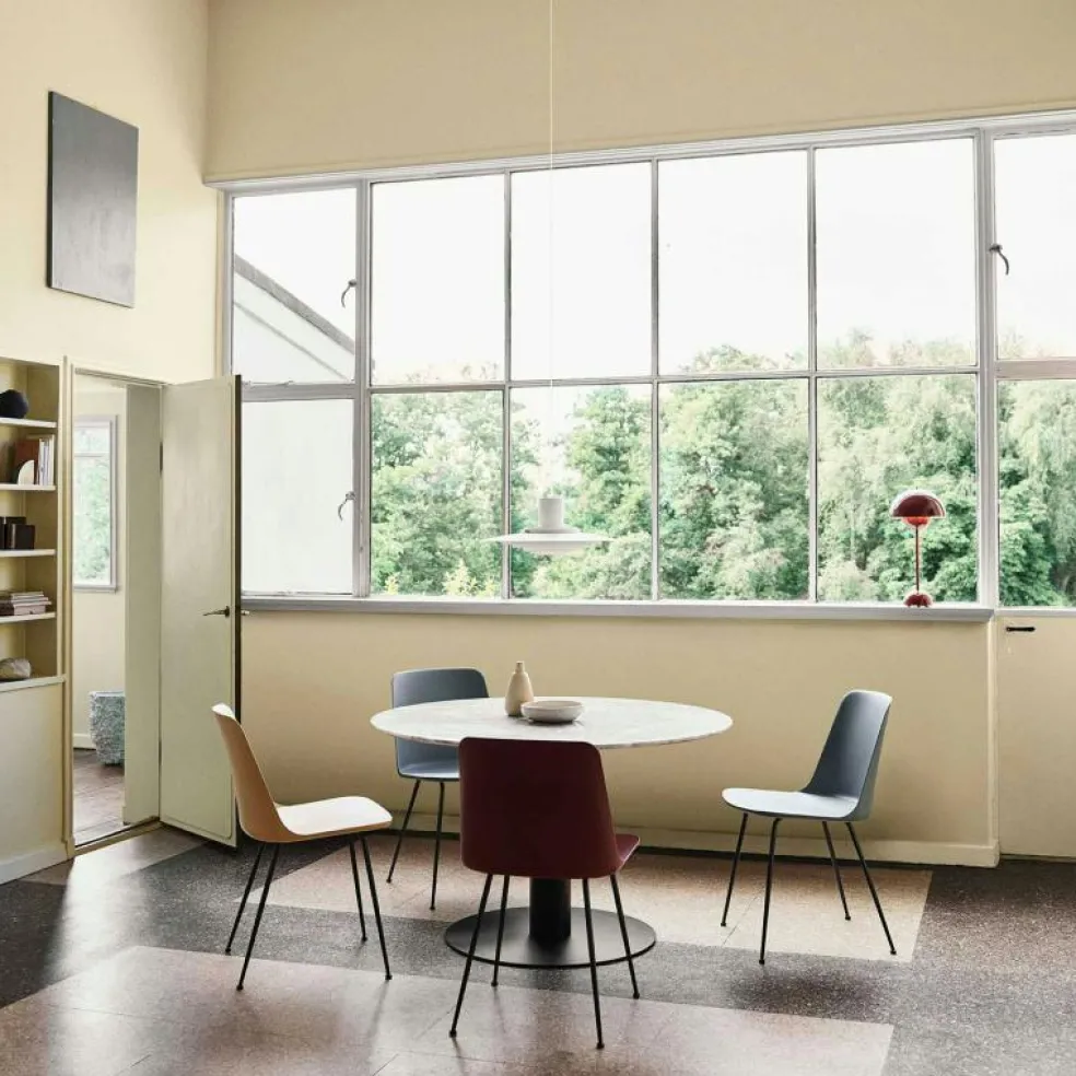 In between SK18 Bord 90cm, Svart Marmor / Bronsad