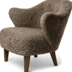 Audo Copenhagen Fåtöljer-Ingeborg Loungefåtölj, Fårskinn Sahara / Naturlig Ek