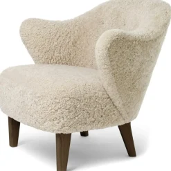 Audo Copenhagen Fåtöljer-Ingeborg Loungefåtölj, Fårskinn Sahara / Naturlig Ek