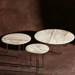 GUBI Soffbord-IOI Sidobord Ø50 cm, Travertin / Svart