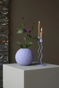 Kaia Vas 15 cm, Mörklila