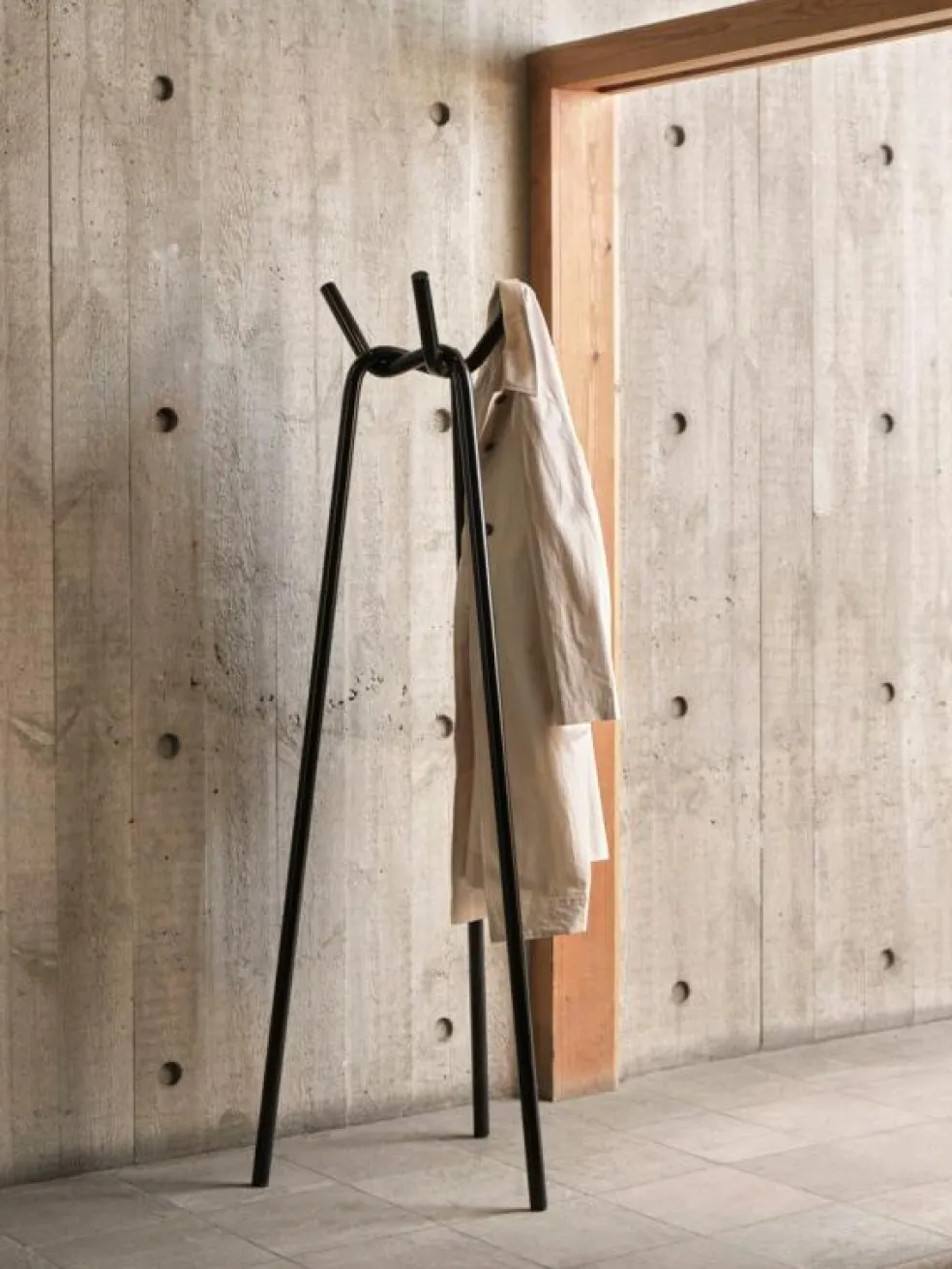 Knit Klädhängare, Svart