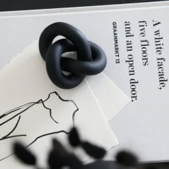 Knot Table Dekoration Svart, Small