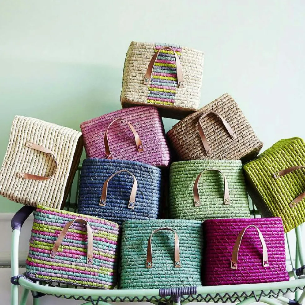 Korg med läderhandtag, Natur