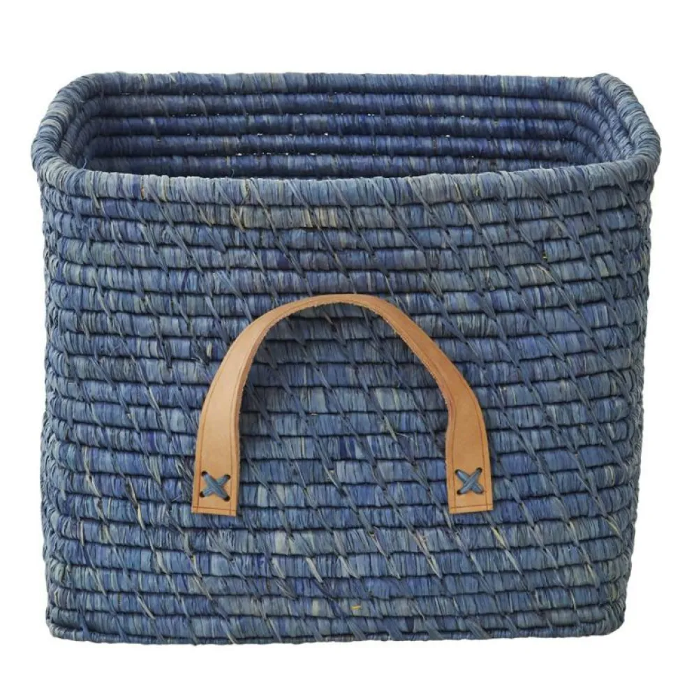 Korg med läderhandtag, Natur