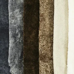 Lamino Fåtölj Fårskinn/Lackad bok, Svart