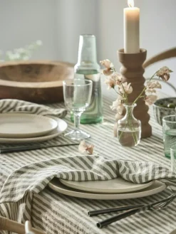 Leon Bordsduk 145x145 cm, Seagrass