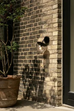 Liila Vägglampa Utomhus, Svart / Klar