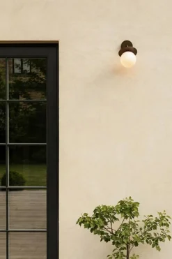 Liila Vägglampa Utomhus, Svart / Klar