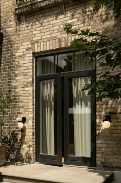 Liila Vägglampa Utomhus, Svart / Klar