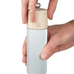 Line Saltkvarn Aluminium/Trä 18 cm, Grå