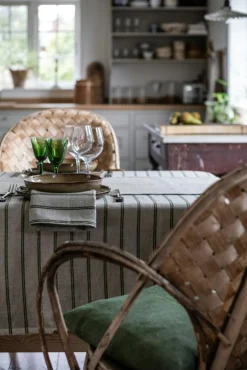 Axlings Dukar & Löpare-Linåker Bordsduk 138x250 cm, Grön