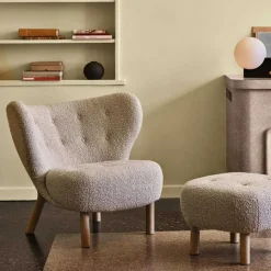 Little Petra ATD1 Fotpall, Oljad Valnöt / Fårskinn Moonlight