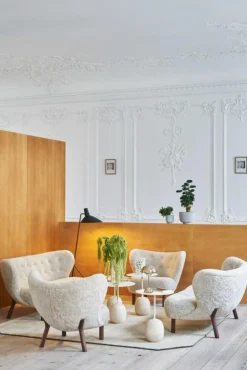 Little Petra VB1 Loungestol, Fårskinn Honey / Valnöt