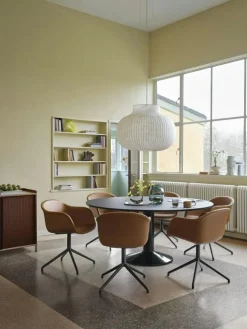 Midst Matbord Ø160 cm, Mörkoljad Ek / Svart