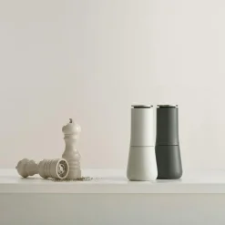 Joseph Joseph Kryddkvarnar-Milltop Salt- Och Pepparkvarnsset, Grå