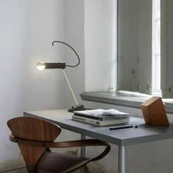 Model 566 Bordslampa, Polerad