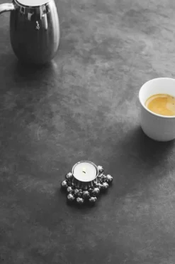 Molekyl Värmeljuslykta, Mässing