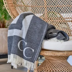 Monogram Pläd 130x200 cm, Grå