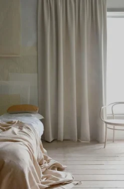 Mimou Gardinlängder-Mörkläggande Hotellgardin 290x250 cm, Pärlvit