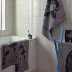 Mumin Badhandduk 70x140 cm, Kärlek