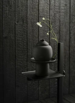 Museum Sidobord, Mörkbrun