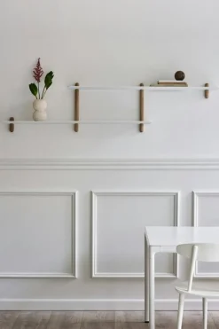 Nivo large H Vägghylla, Vit / Ek