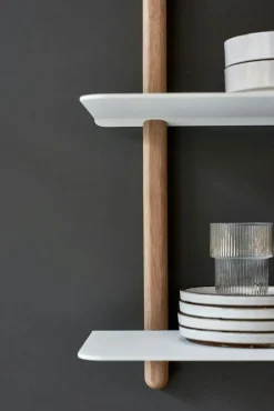 Gejst Vägghyllor-Nivo Vägghylla A, Ljus Ek / Vit