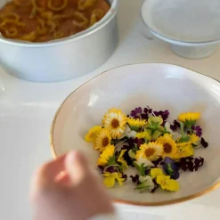 Heirol Serveringsskålar-Nosse Ceramics Edge Skål Ivory Gold, 25 cm