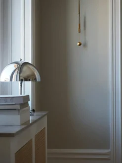 Louis Poulsen Bordslampor-Panthella 320 Bordslampa, Opalvit