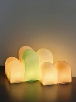 Parade 160 Bordslampa Portabel, Shell White