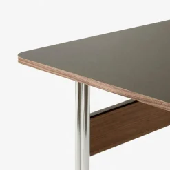 &Tradition Skrivbord-Pavilion AV16 Skrivbord, Iron / Walnut / Chrome Legs