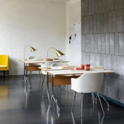 &Tradition Skrivbord-Pavilion AV16 Skrivbord, Iron / Walnut / Chrome Legs