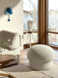 Pedestal Sidobord Ek, Ek