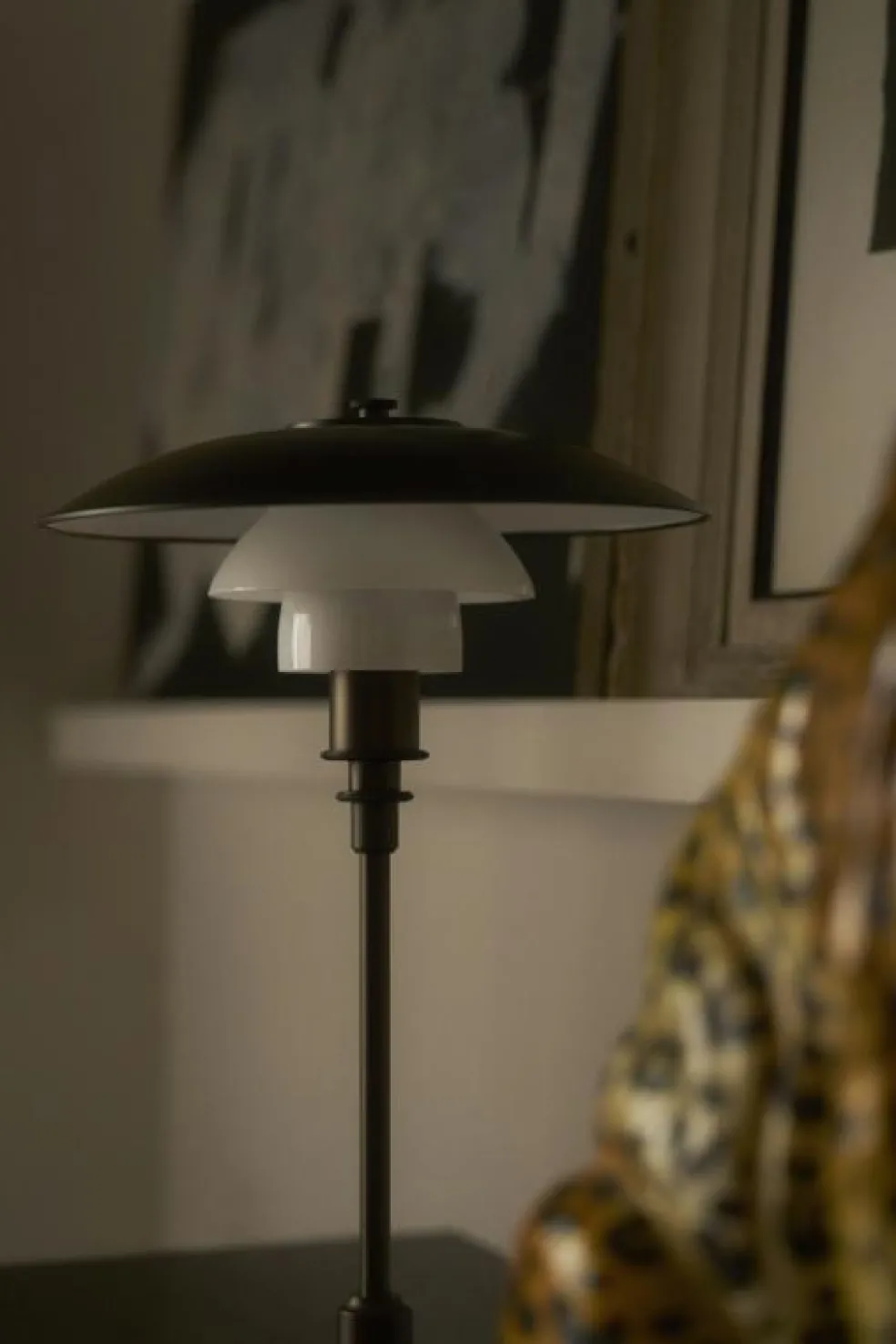 PH 3/2 Bordslampa, Aged Brass / Opalglas