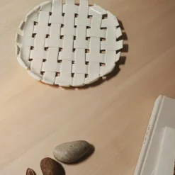 Ferm Living Uppläggningsfat-Plait Fat Ø30 cm, Smaragdgrön