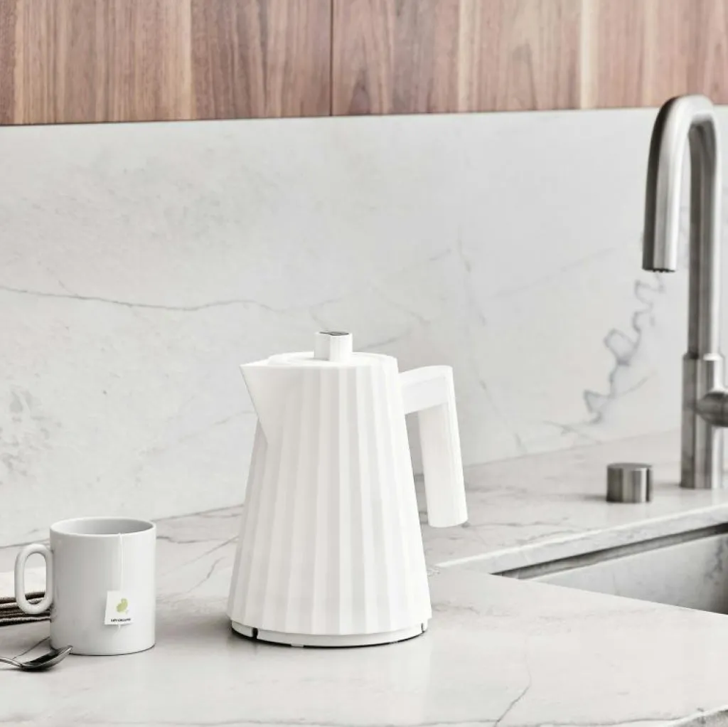 Alessi Vattenkokare-Plisse Vattenkokare 1 L, Svart