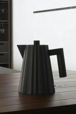 Alessi Vattenkokare-Plisse Vattenkokare 1 L, Svart